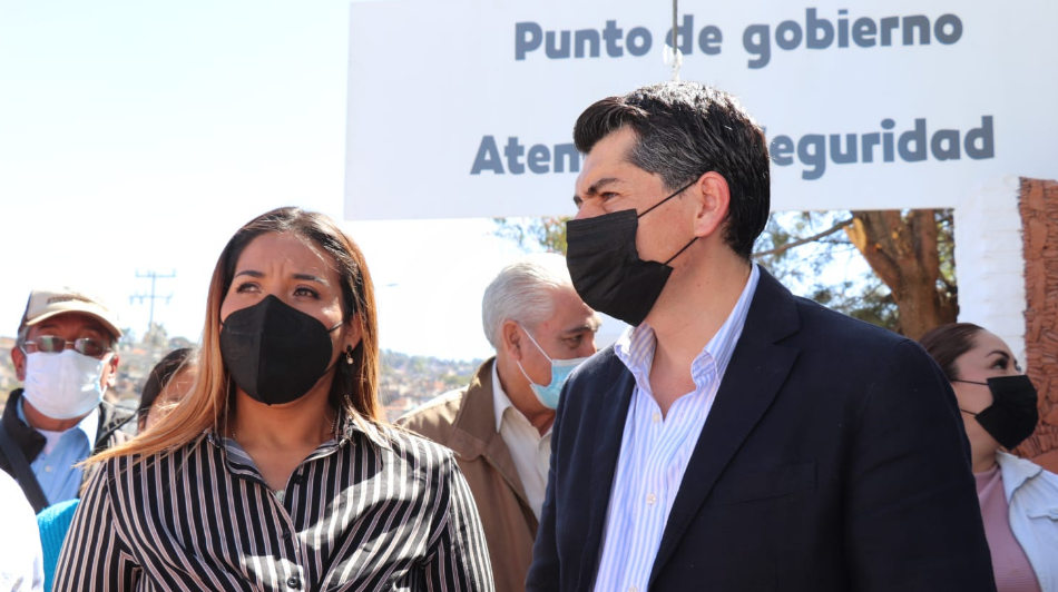 Entra en Función 4? Punto de Gobierno, en el Boulevar Suprema Junta Nacional Americana