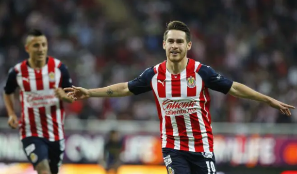 Chivas Goleo a Pumas 3-1