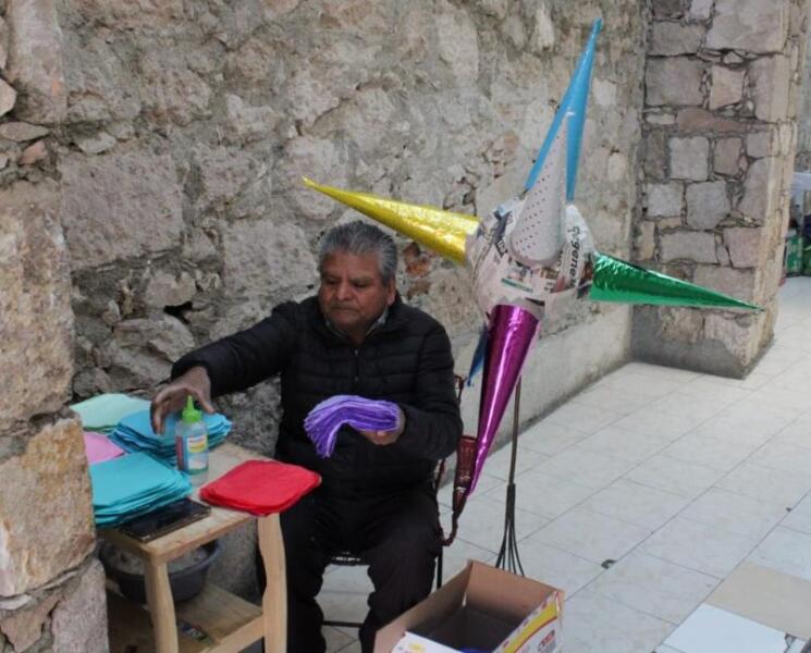 Impulsa SEFECO Producción de Piñatas Durante Temporada Decembrina