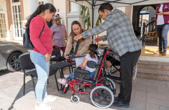 DIF Entrega Apoyos en Beneficio de la Población Infantil