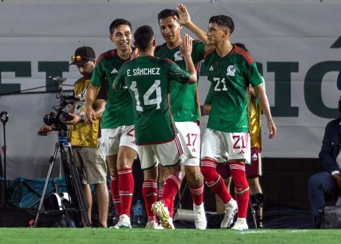 México Venció a Guatemala 2-0