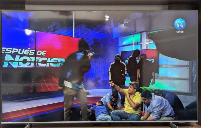 Grupo Armando Irrumpe en Canal de Televisión en Ecuador