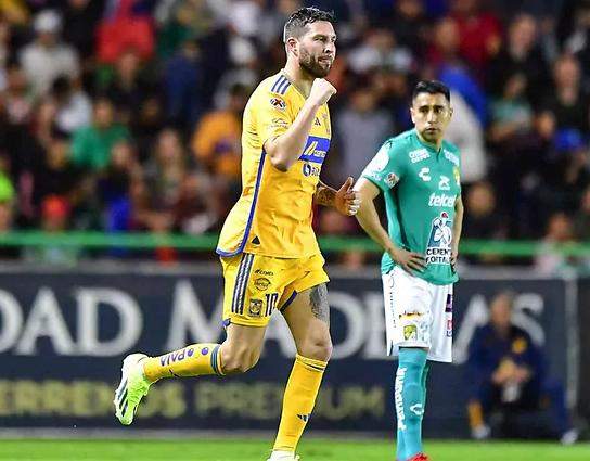 Tigres Venció a León 2-1