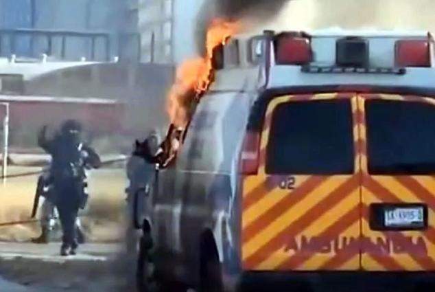 Matan a dos Paramédicos y Queman Ambulancias en Celaya
