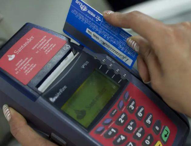 Prohibido el Cobro de Comisiones por Pagar con Tarjeta
