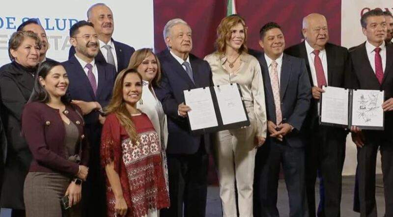 Se Reunió AMLO con Gobernadores de Morena en Palacio Nacional