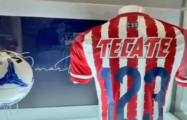 Chivas Retira Nombre de Omar “N” del Museo del Estadio Akron