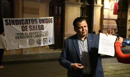 Indolencia de las Autoridades Estatales al no Atender a Manifestantes en el Congreso del Estado: Memo Valencia