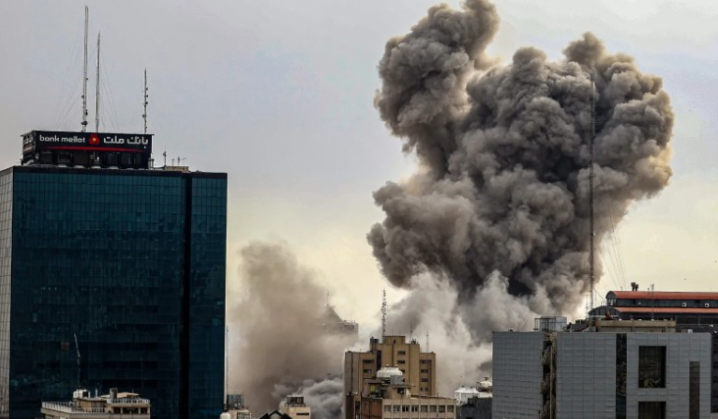 Atacan Embajada de EU en Riad