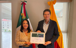 Recibe Alfonso Martínez Reconocimiento Internacional que Distingue a Morelia Como Ciudad Arbol