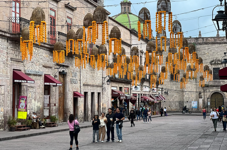 Morelia se Viste de Tradición Para Celebrar el Día de Muertos