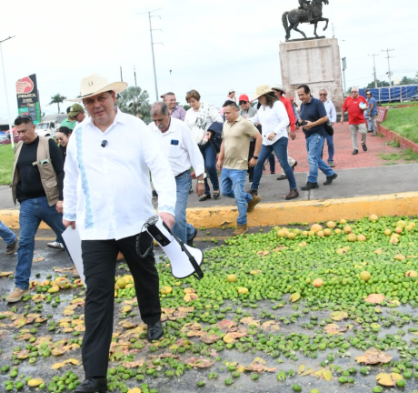 Memo Valencia Acusa al Gobernador de Quererse Robar una Empacadora de Frutas